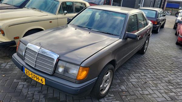 Grote foto mb 230e 4 bak bj1986 auto mercedes