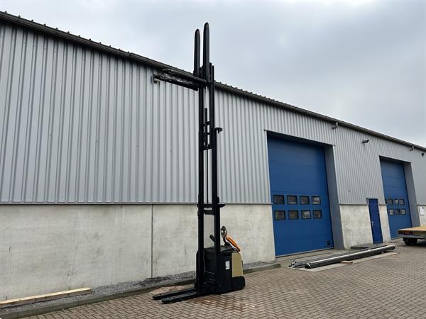 Grote foto vs 21409 elektrische triplex stapelaar crown initiele lift 4750mm doe het zelf en verbouw hefwerktuigen