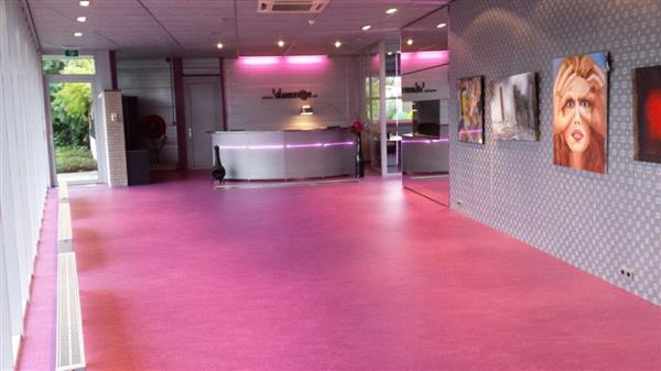 Grote foto te huur prachtige moderne showroom in venray bedrijfspanden showroom te huur