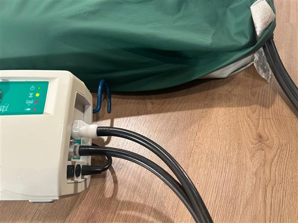 Grote foto arjo huntleigh alpha trancell deluxe actief luchtwissel anti decubitus matras diversen overige diversen