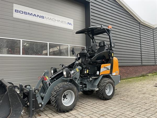 Grote foto giant g1500 x tra minishovel bj 23 100 uur 460 lease agrarisch shovels