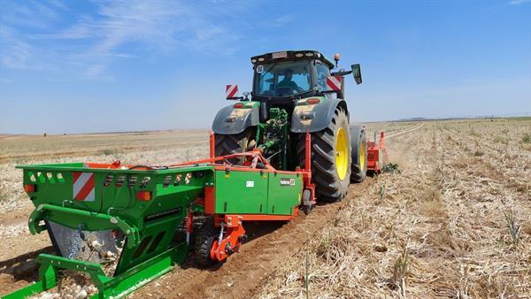 Grote foto holaras ur uienrooier agrarisch oogstmachines