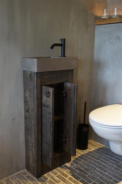 Grote foto oud eikenhouten landelijk toiletmeubel fontein dark grey huis en inrichting complete badkamers
