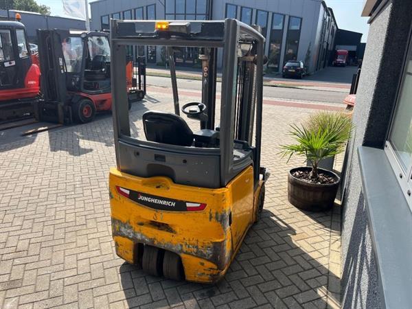 Grote foto jungheinrich efg215 efg215 triplo460 freelift sideshift 2016 heftruck forklift electrisch agrarisch heftrucks