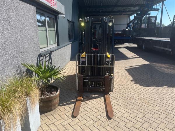 Grote foto yale erp16vf heftruck erp16vf triplo460 freelift sideshift 2016 agrarisch heftrucks