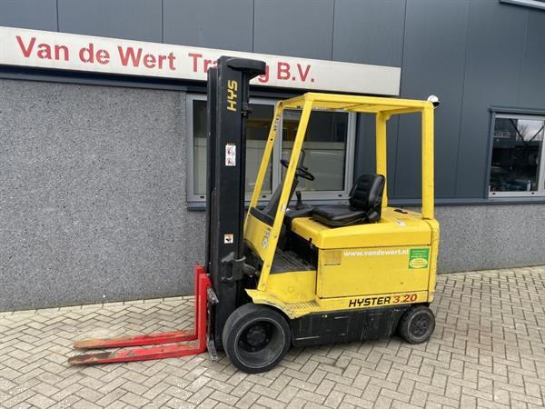 Grote foto hyster e3.20xm hyster heftruck e3.20xm triplo600 freelift cusion met lader agrarisch heftrucks