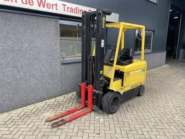 Grote foto hyster e3.20xm hyster heftruck e3.20xm triplo600 freelift cusion met lader agrarisch heftrucks