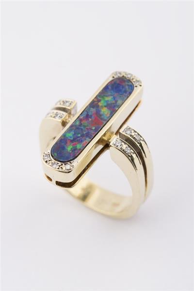 Grote foto gouden ring met opaal triplet sieraden tassen en uiterlijk ringen voor haar