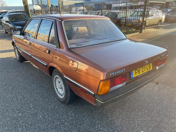 Grote foto peugeot 505 aut paar plekken bj1980 apk rijd goed auto peugeot