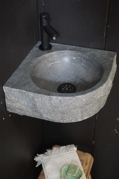 Grote foto leo set hoekfontein natuursteen zwart kort huis en inrichting complete badkamers