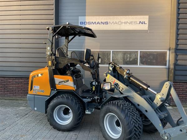 Grote foto giant g2500 hd x tra minishovel pro inching demo 610 lease agrarisch shovels