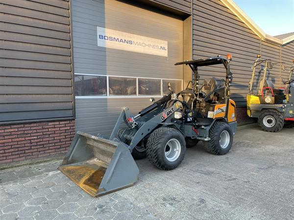 Grote foto giant g2500 hd x tra minishovel pro inching demo 610 lease agrarisch shovels