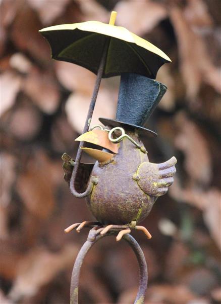 Grote foto regenmeter vogel raaf met paraplu hoed en bril rm164 tuin en terras tuindecoratie