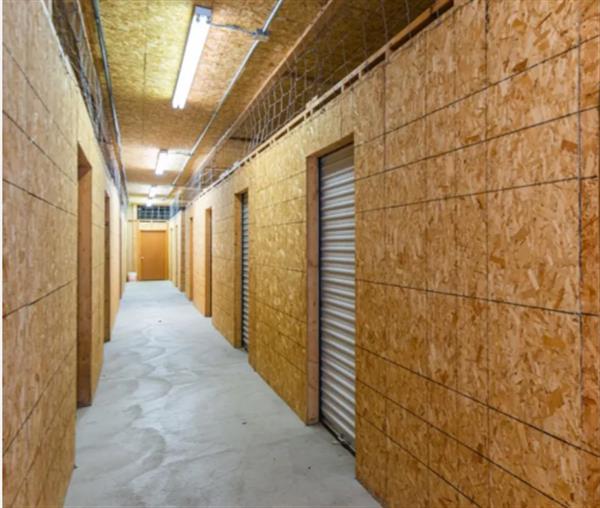 Grote foto te huur self storage louis armstrongweg 100 almere huizen en kamers bedrijfspanden