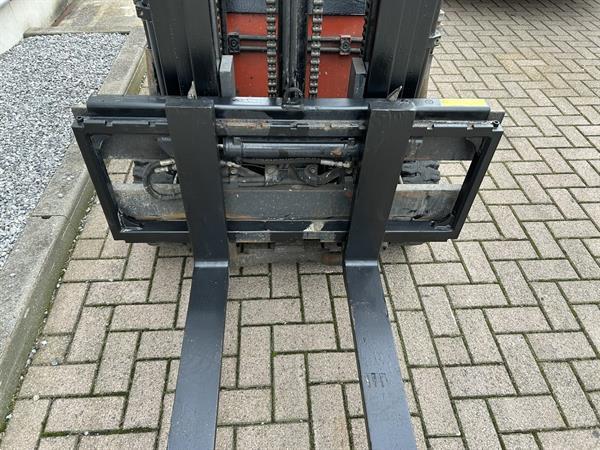 Grote foto vs 21492 elektrische triplex heftruck linde e16s freelift agrarisch heftrucks