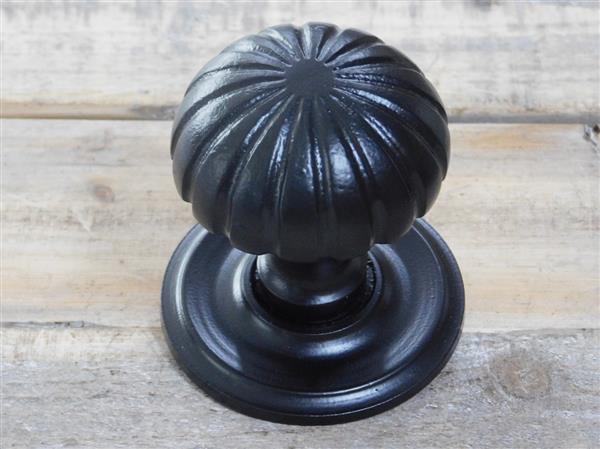 Grote foto vaste deurknop met rozet zwart ijzer doe het zelf en verbouw materialen en producten