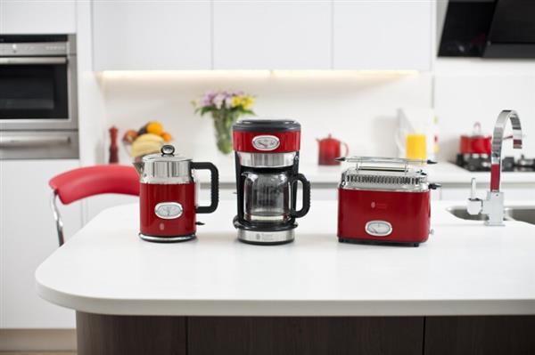 Grote foto russell hobbs 21700 56 retro ribbon red koffiezetapparaat rood lichte gebruikssporen die duiden witgoed en apparatuur koffiemachines en espresso apparaten