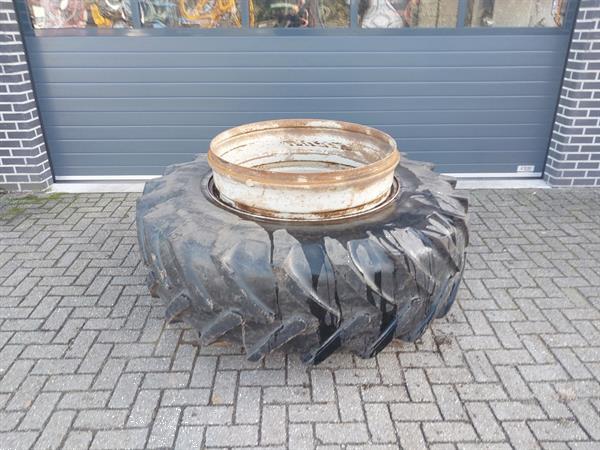 Grote foto dubbellucht wiel 20.8 r38 michelin agrarisch wielen