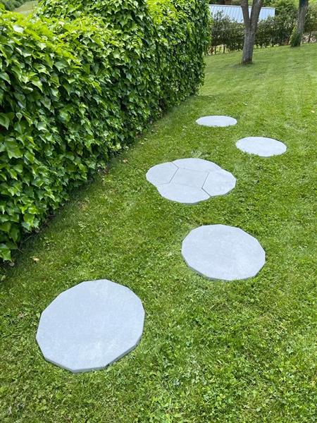 Grote foto arduinen stapstenen tuin en terras sierstenen en rotsen