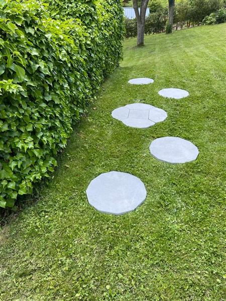 Grote foto arduinen stapstenen tuin en terras sierstenen en rotsen