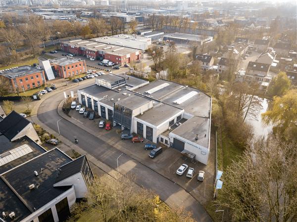 Grote foto te huur kantoorruimte voorerf 2 breda huizen en kamers bedrijfspanden