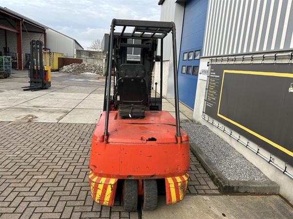 Grote foto vs 21499 elektrische triplex heftruck linde e25 sideshift agrarisch heftrucks