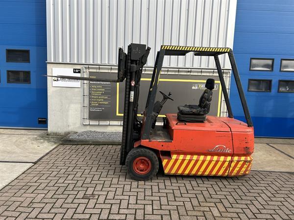 Grote foto vs 21499 elektrische triplex heftruck linde e25 sideshift agrarisch heftrucks