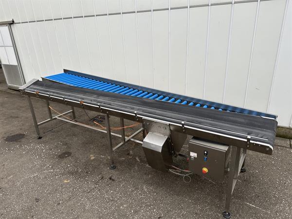 Grote foto rvs transportband schuin 400 x 32 cm met rollenbaan 395 x 50 cm agrarisch transportbanden