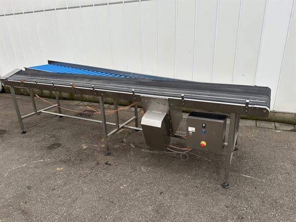 Grote foto rvs transportband schuin 400 x 32 cm met rollenbaan 395 x 50 cm agrarisch transportbanden