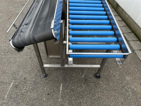 Grote foto rvs transportband schuin 400 x 32 cm met rollenbaan 395 x 50 cm agrarisch transportbanden