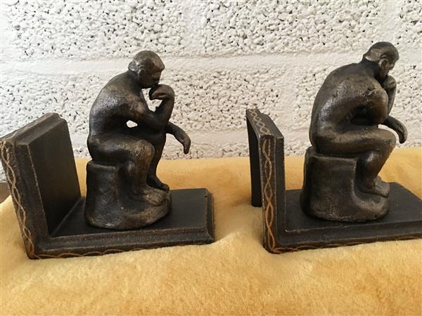 Grote foto set boekensteunen de denker gietijzer brons look tuin en terras tuindecoratie