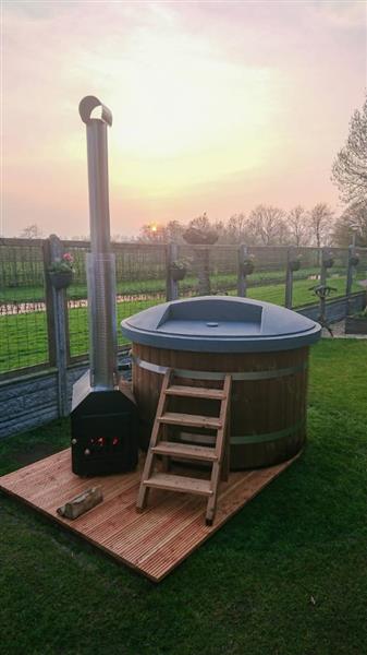 Grote foto houtgestookte hot tub incl. sterke binnenkuip beauty en gezondheid sauna