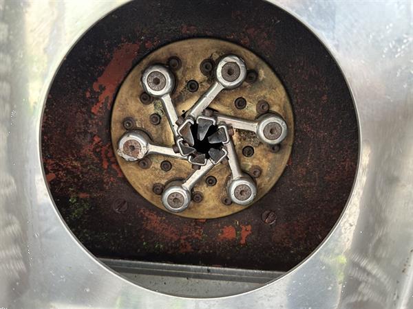 Grote foto tumoba sp2 spruitenplukker nagekeken en met extra beveiligingen agrarisch oogstmachines