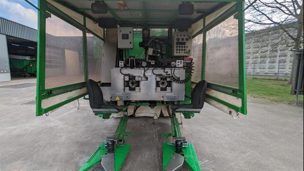 Grote foto tumoba sp2 spruitenplukker nagekeken en met extra beveiligingen agrarisch oogstmachines