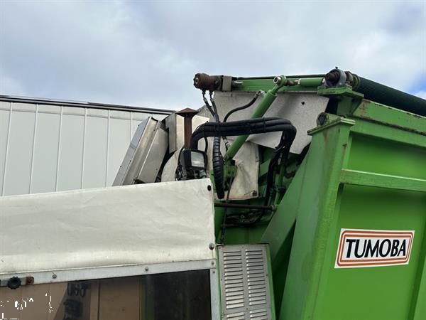 Grote foto tumoba sp2 spruitenplukker nagekeken en met extra beveiligingen agrarisch oogstmachines