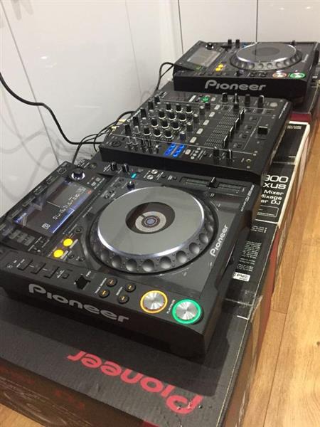 Grote foto 2x pioneer cdj 2000 nexus 2 en 1x pioneer djm 900 muziek en instrumenten dj sets en draaitafels