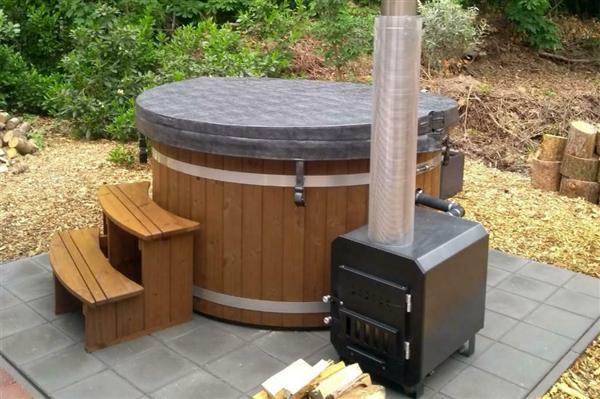 Grote foto houtgestookte hottub welltub sport en fitness overige sport en fitness