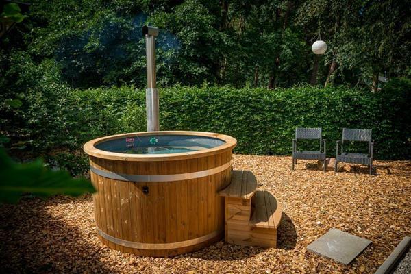 Grote foto houtgestookte hottub welltub sport en fitness overige sport en fitness