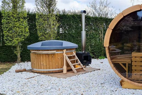 Grote foto houtgestookte hottub welltub sport en fitness overige sport en fitness