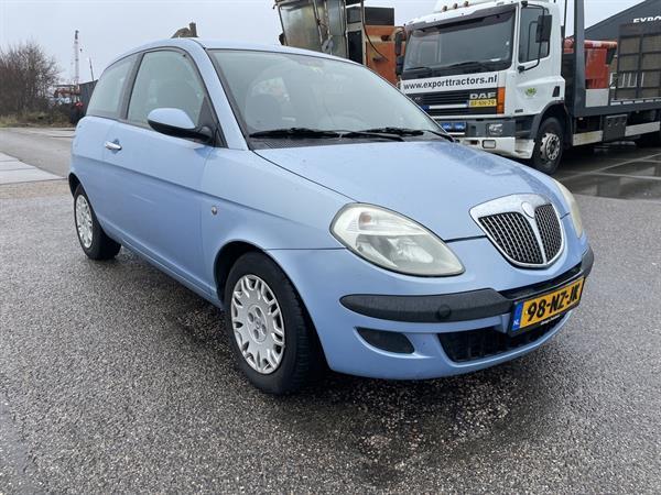 Grote foto lancia ypsilon auto lancia