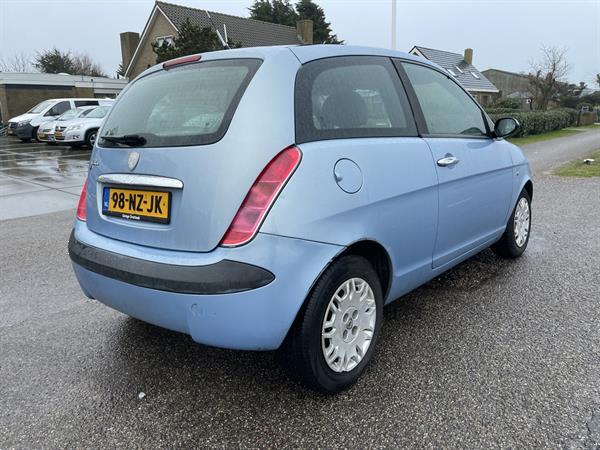 Grote foto lancia ypsilon auto lancia