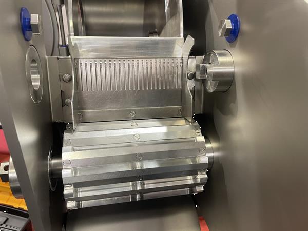 Grote foto foodlogistik shreddr classic 140 snijmachine voor blokken juliene reepjes friet en plakken agrarisch tuinbouw