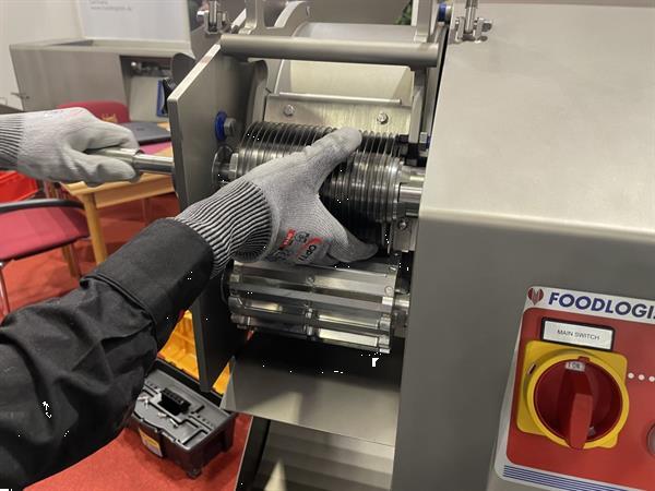 Grote foto foodlogistik shreddr classic 140 snijmachine voor blokken juliene reepjes friet en plakken agrarisch tuinbouw