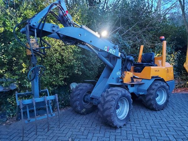 Grote foto giant 4501 t wiellader minishovel agrarisch shovels