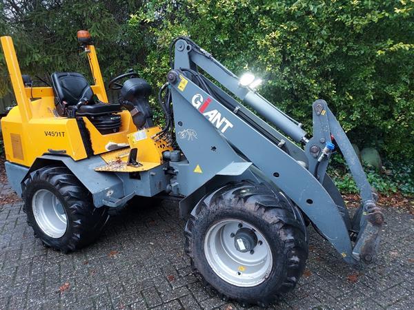 Grote foto giant 4501 t wiellader minishovel agrarisch shovels