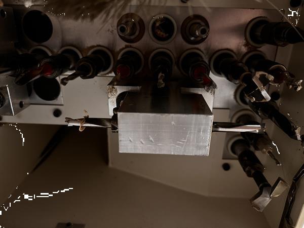 Grote foto cnc bewerkingscentrum bovenfrees machine scm record 125 n doe het zelf en verbouw ijzerwaren en bevestigingsmiddelen
