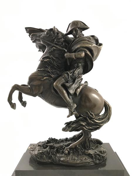 Grote foto een bronzen beeld van napoleon op paard tuin en terras tuindecoratie