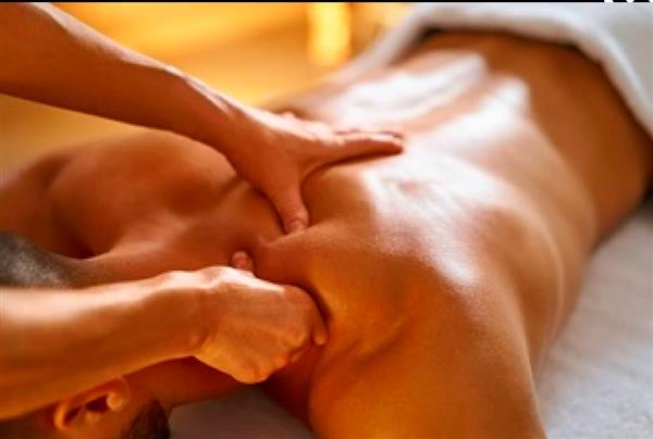 Grote foto masseur komt lamgs erotiek erotische massages