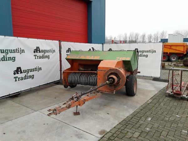 Grote foto kleine pakkenpers balenpers agrarisch persen