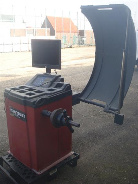 Grote foto trainsway balanceer apparaat banden machine auto diversen gereedschap